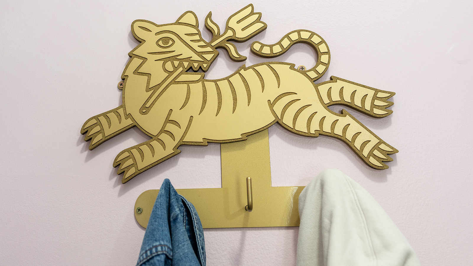 Coat hook with tiger art