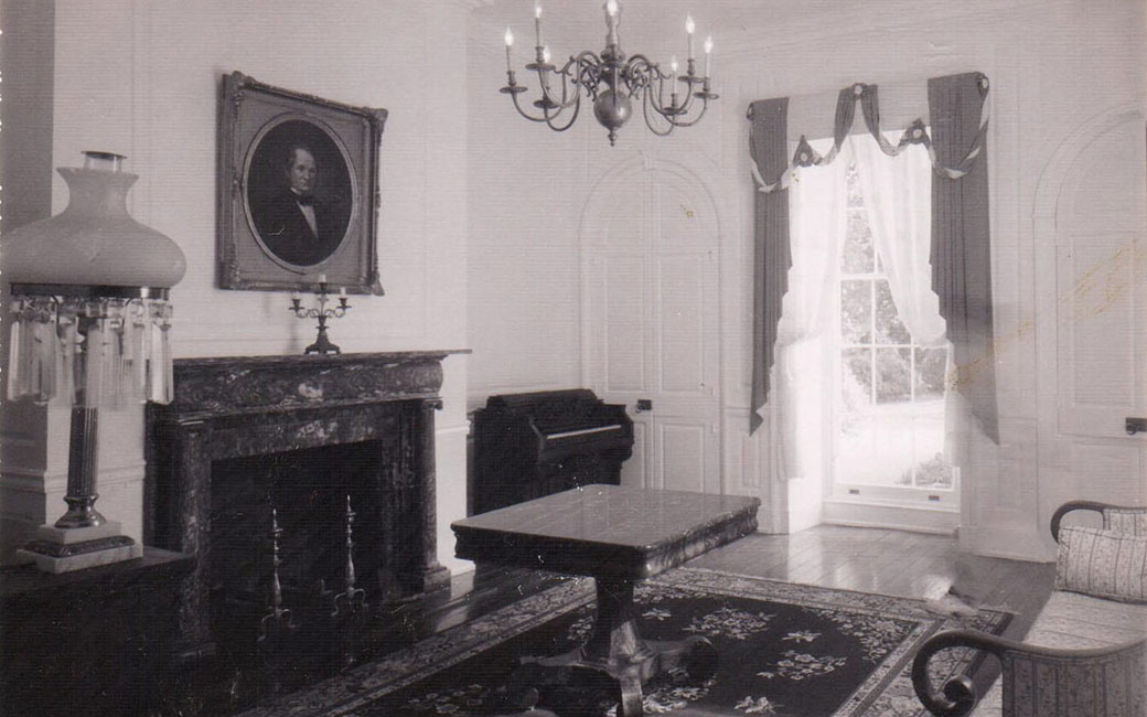 Black and white photo of dining room