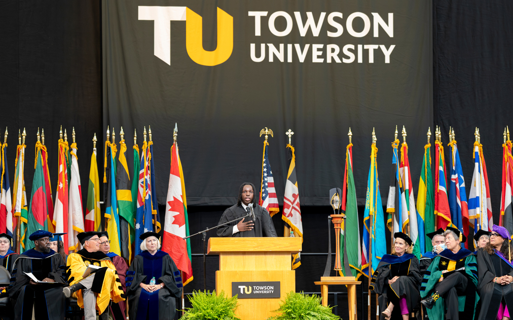 Edmund Rhynes speaking at Convocation