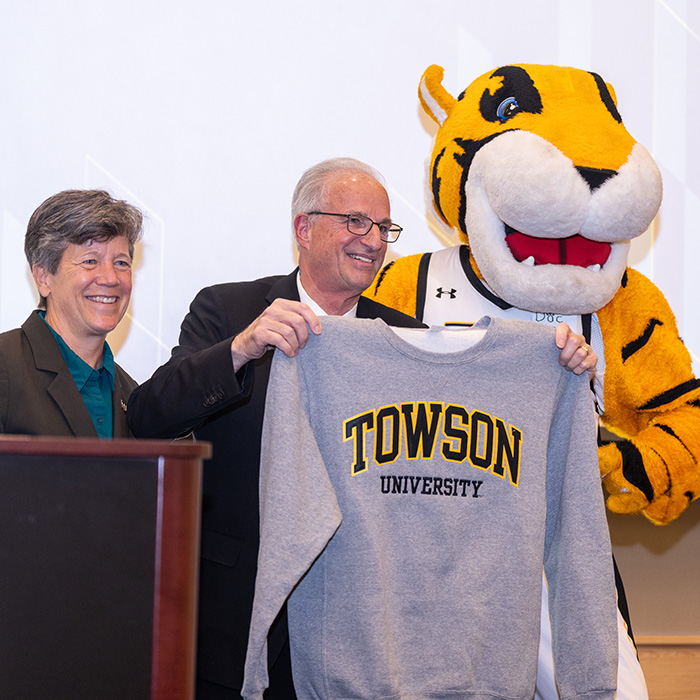 Provost Perreault, President Ginsberg and Doc