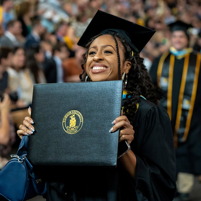 Student graduating at TU