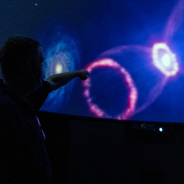 Christian Ready in the TU planetarium