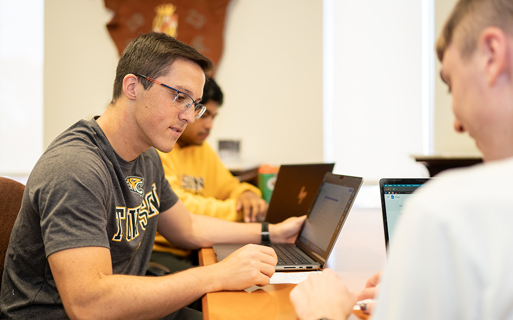 TU students working in class