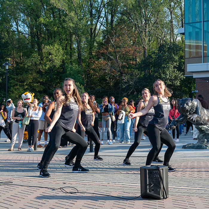 TU students dancing